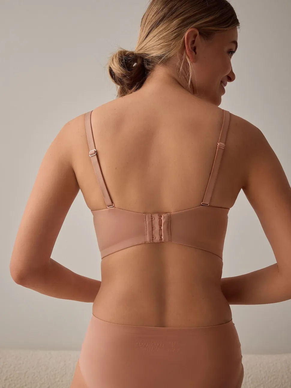 Praline Nude Push Up Non Wire Multiway Bra