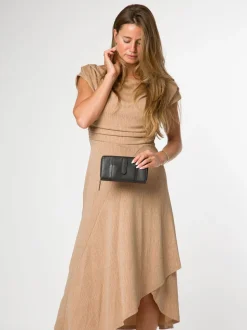Pure Luxuries London April Leather Purse