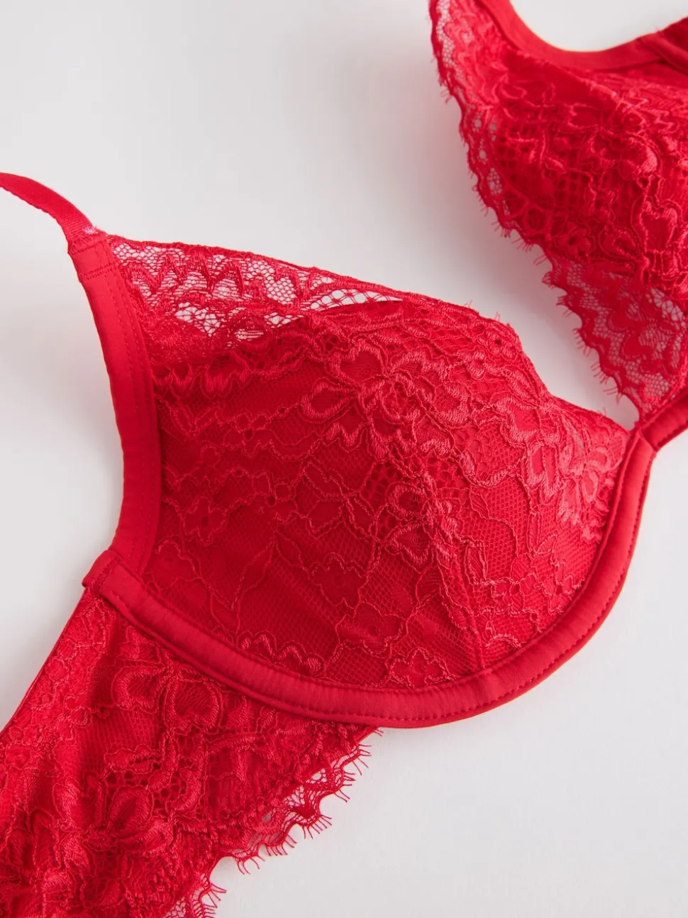Red Pad Plunge A-E Lace Bra