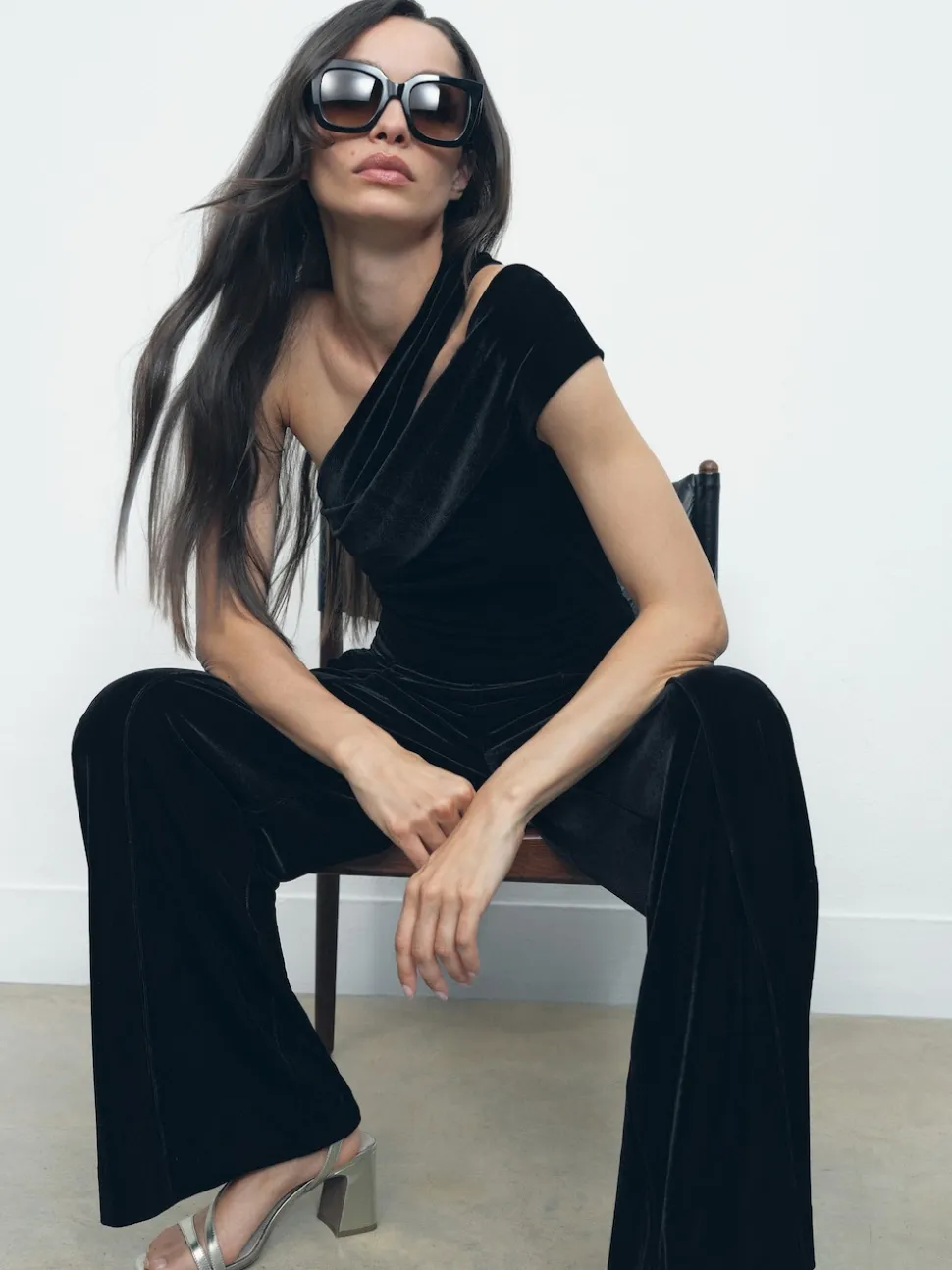 Reiss Black Daria Velvet One-Shoulder Wide-Leg Jumpsuit