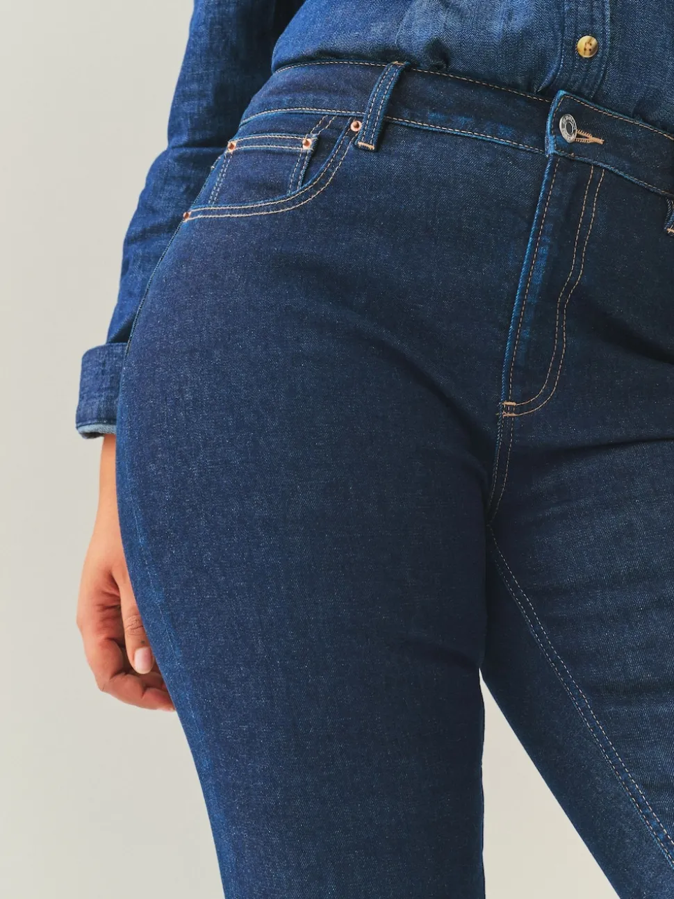 Rinse Blue Hourglass Mid Rise Skinny Jeans
