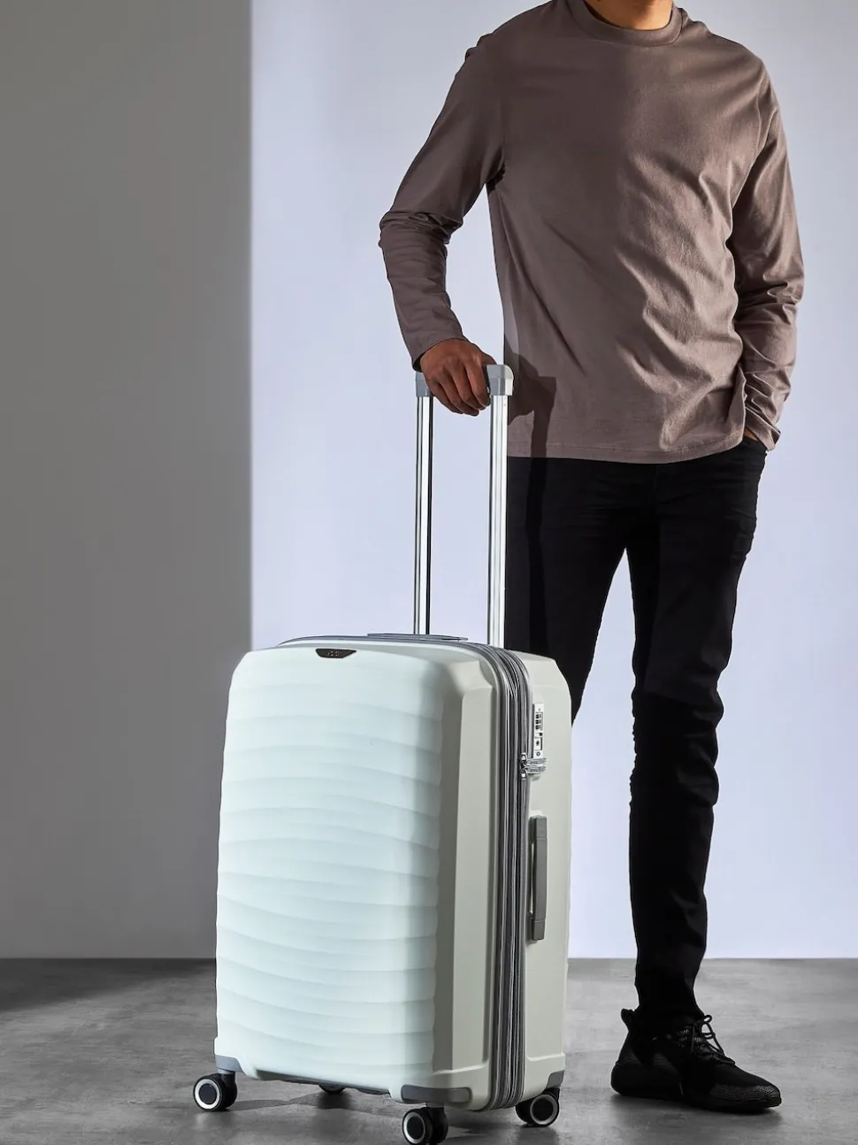 Rock Luggage Sunwave Medium Suitcase
