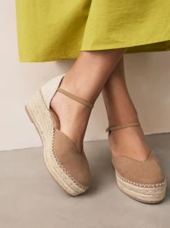Sand Standard/Wide Fit Closed Toe Platform Espadrille Wedges