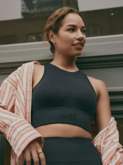self. Black Seamfree Sports Crop Top