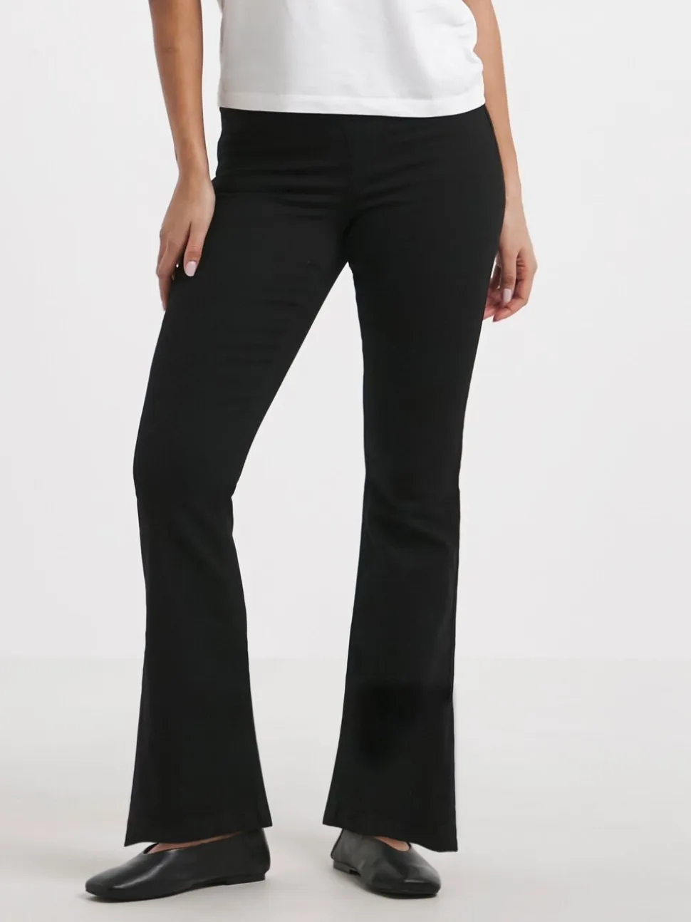 Simply Be Black Flared Pull On Jeggings