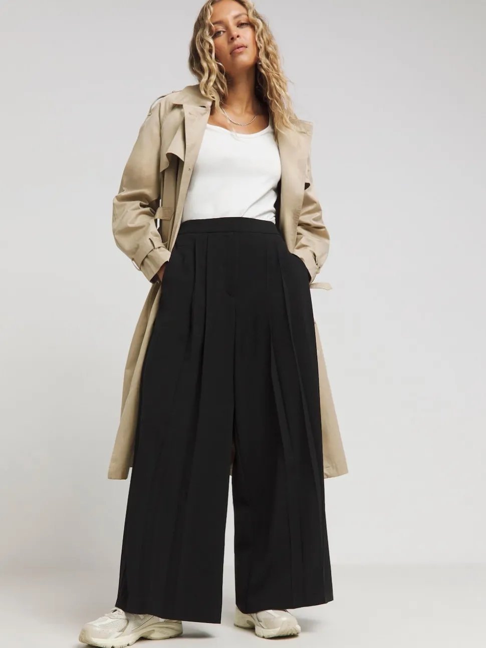 Simply Be Black Magisculpt Pleated Extra Wide Leg Trousers In Regular Length