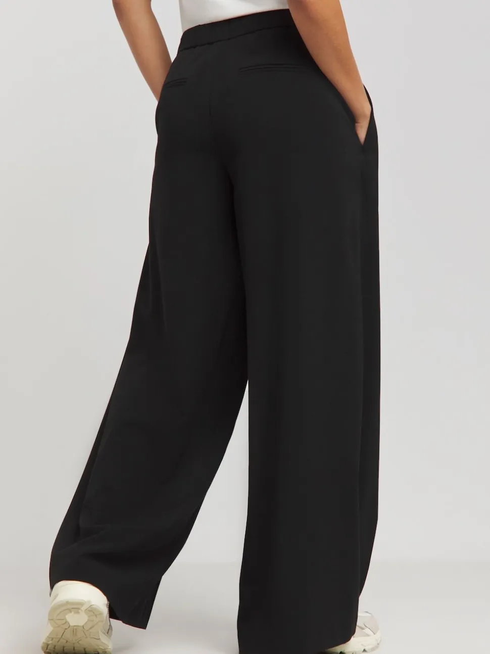 Simply Be Black Magisculpt Pleated Extra Wide Leg Trousers In Regular Length