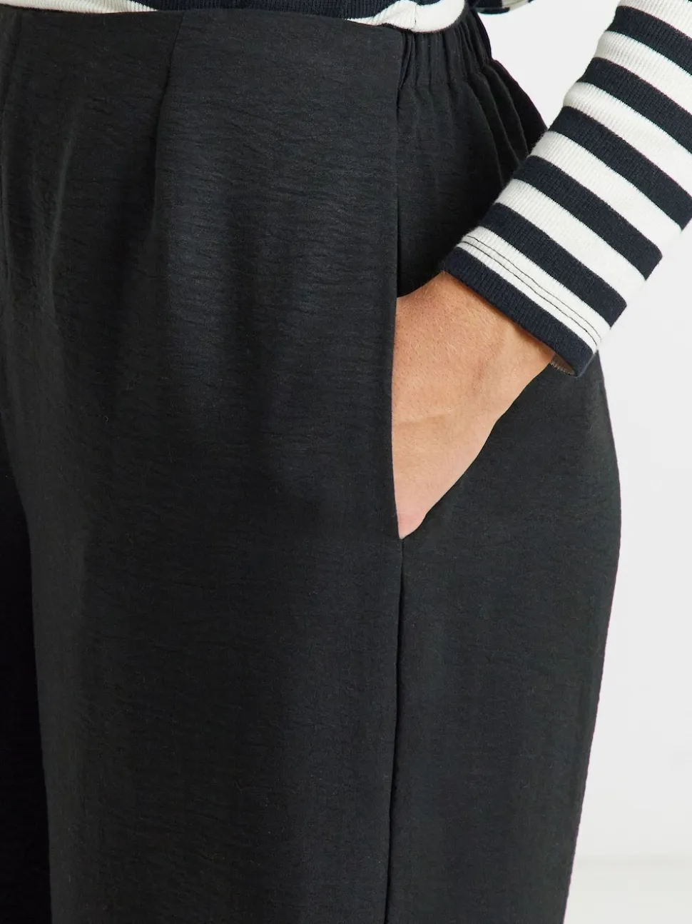 Simply Be Black Texture Balloon Trousers