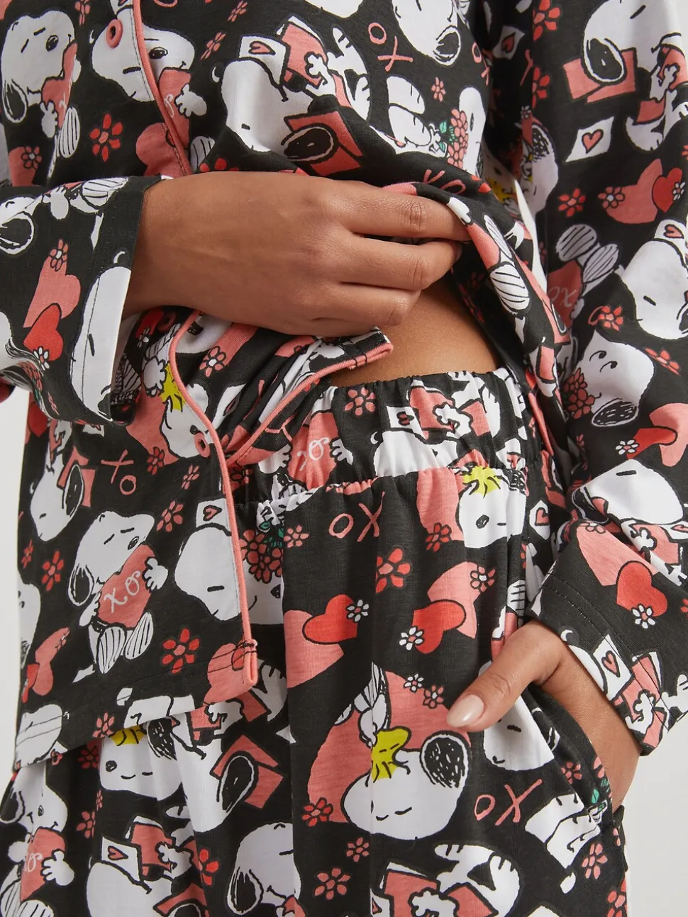 Skinnydip Black Peanuts Snoopy Love Pyjamas Set