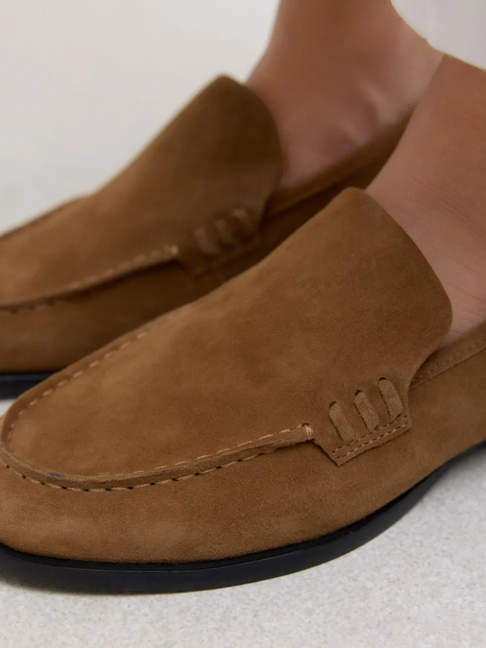 Tan Brown Suede Round Toe Clean Loafers