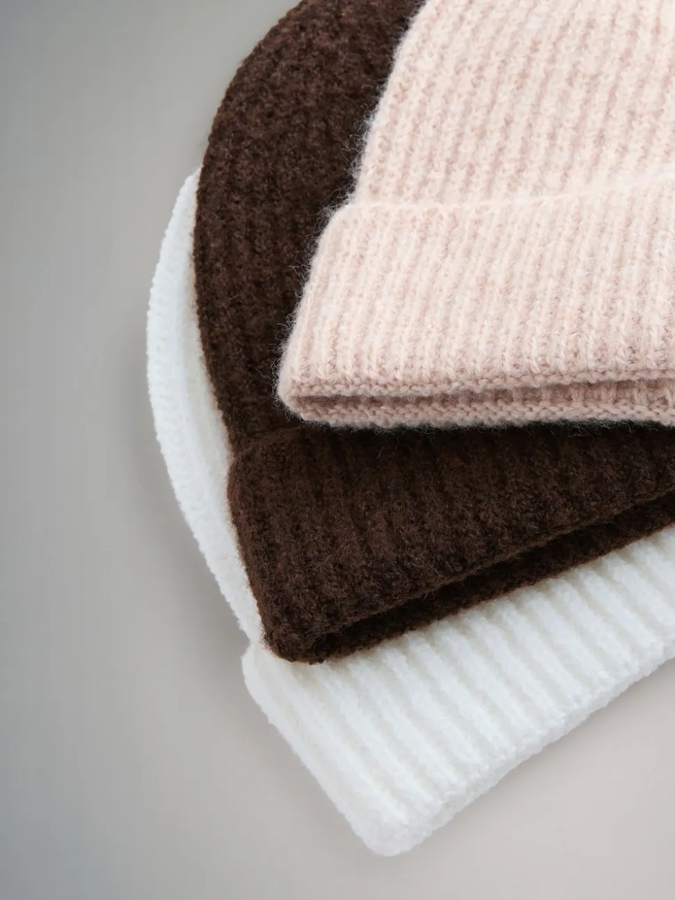 The Set 3 Pack Beanies Oat/Chocolate Brown/Cream