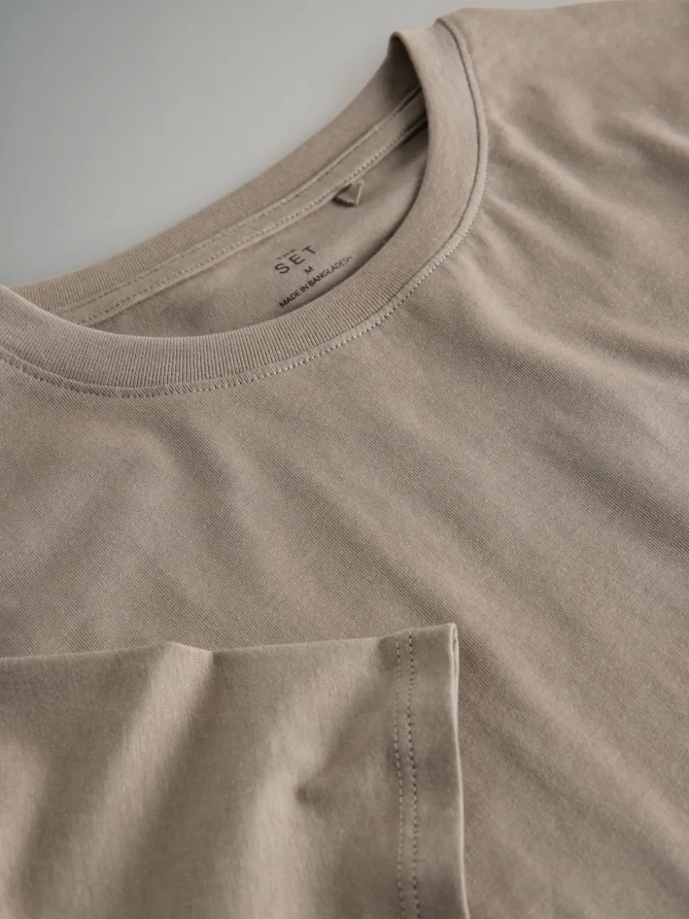 The Set 7 Pack Short Sleeve T-Shirts Black/Chocolate Brown/Neutrals/White