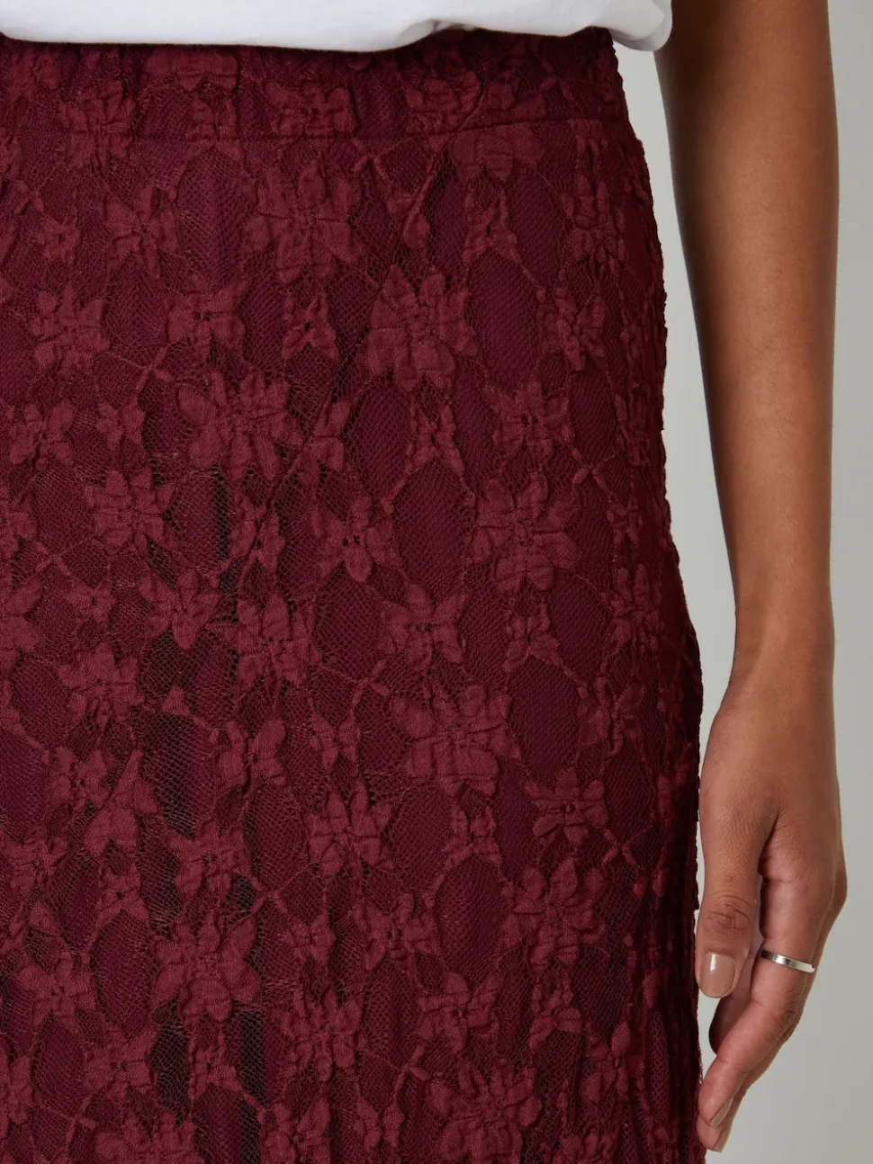 Threadbare Red Pull On Lace Maxi Skirt
