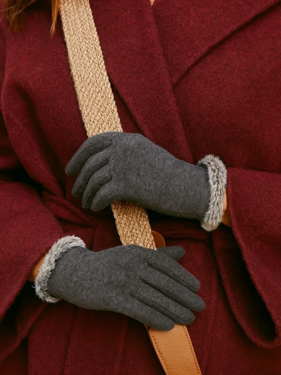 Totes Grey Thermal SmarTouch Gloves With Tipped Fur Cuff
