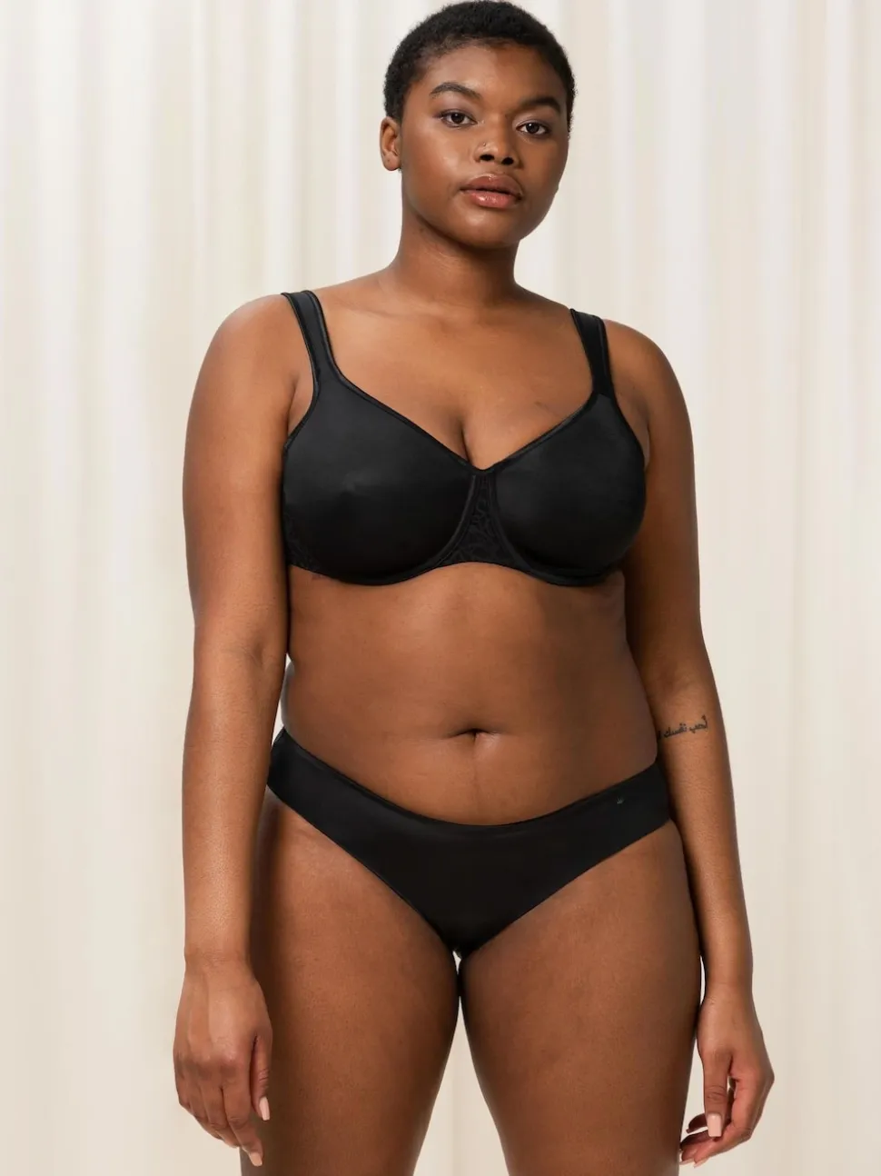 Triumph Black Comfort Minimiser Bra