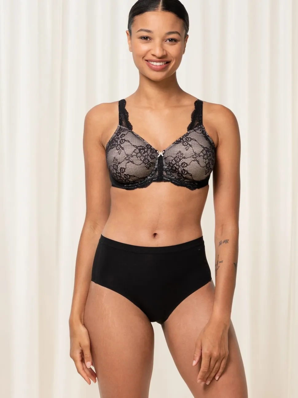 Triumph® Contouring Sensation Minimiser Bra