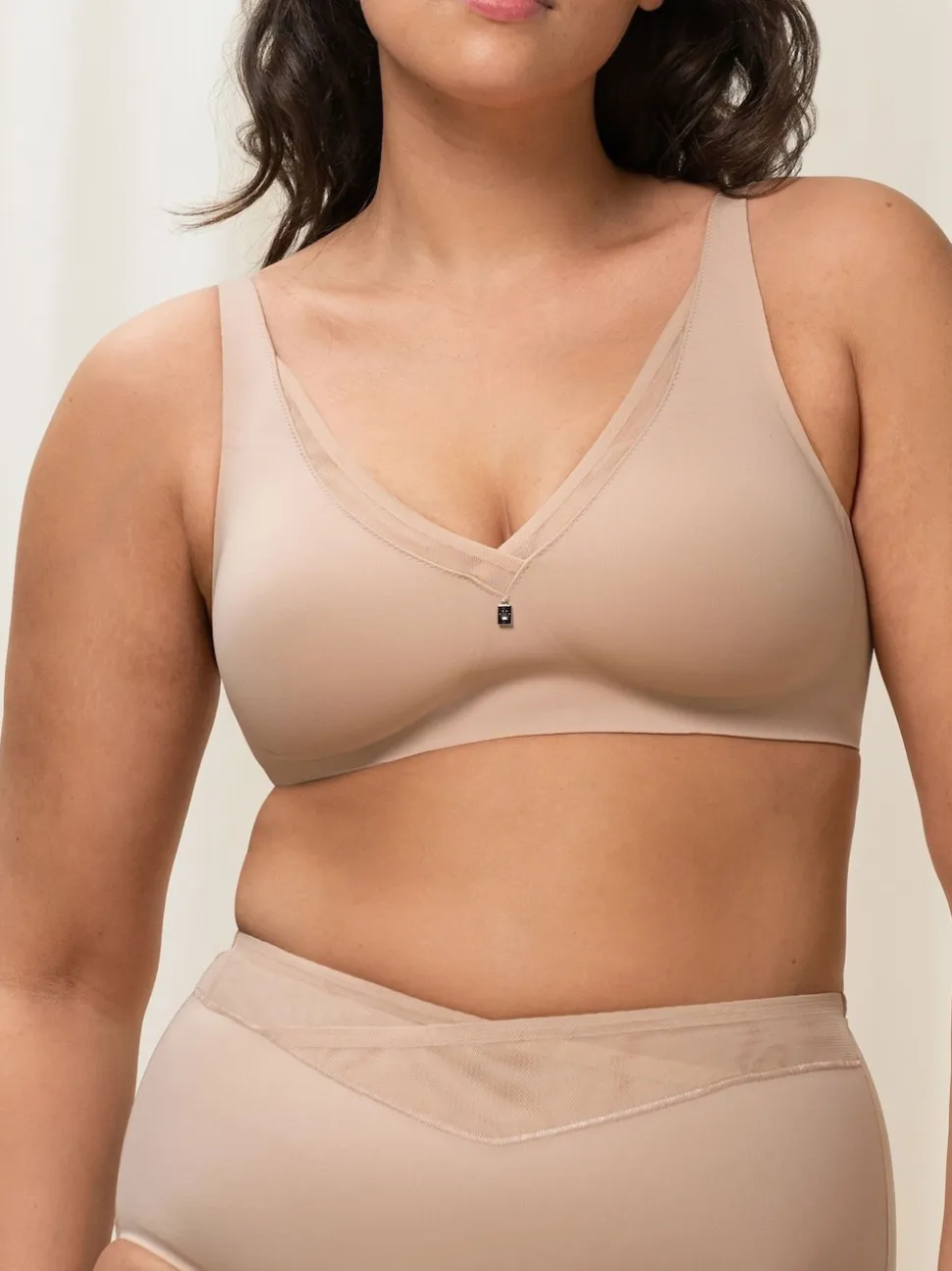 Triumph Nude Non Wired True Shape Sensation Minimizer Bra