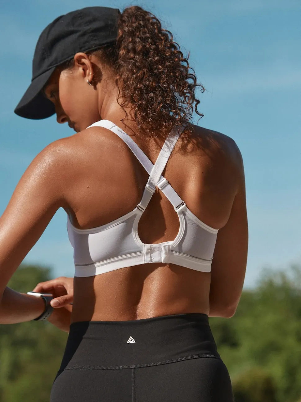 White B-G Active Sports High Impact Dry Tech Non Pad Bra
