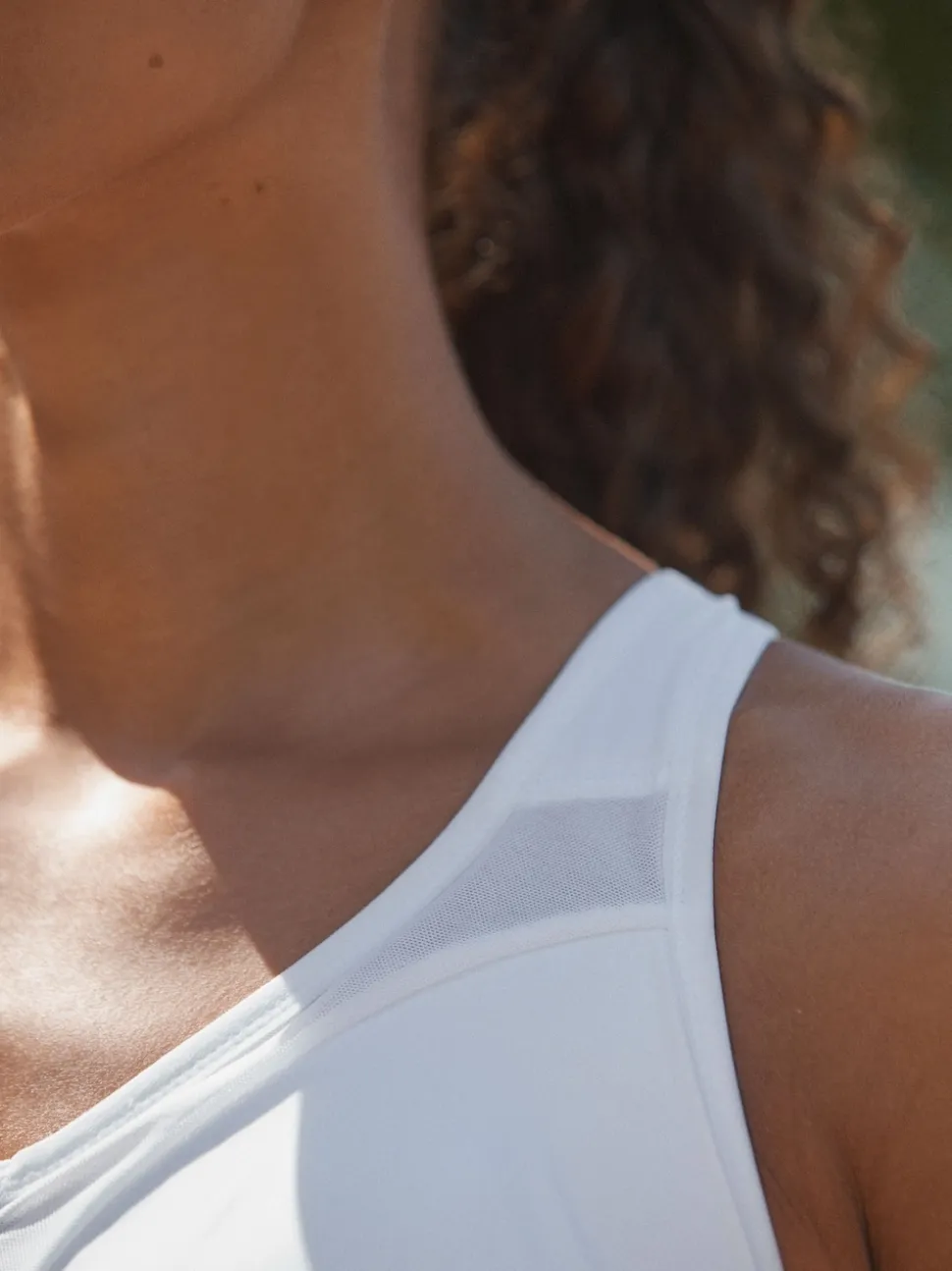 White B-GG Active Sports High Impact Dry Tech Zip Front Bra