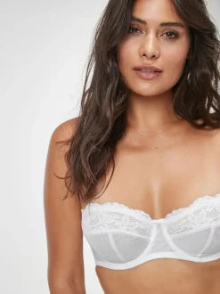 White DD+ Non Pad Strapless Bra