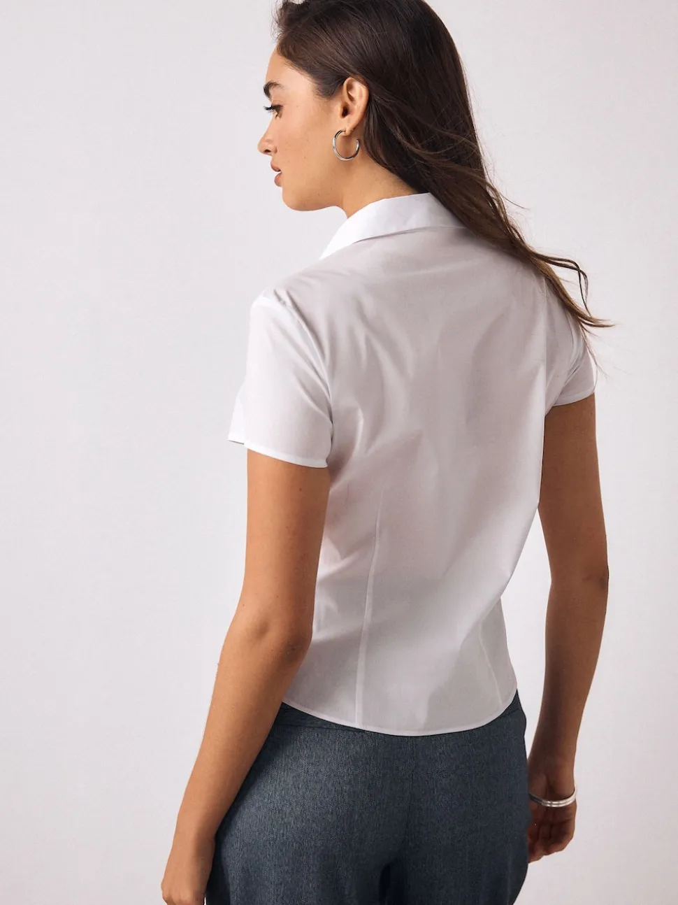 White Fitted Stretch Essential Short Sleeve Shirt