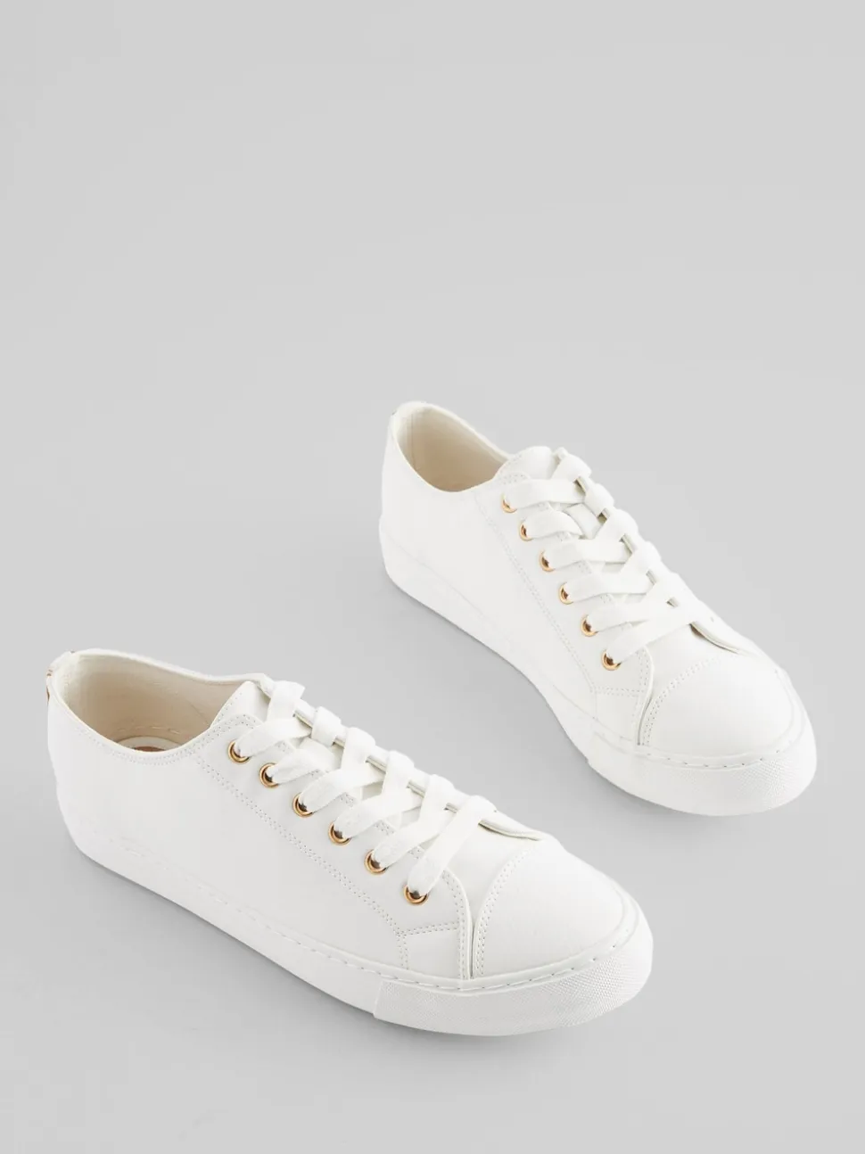 White Standard Fit Patent Baseball Trainers