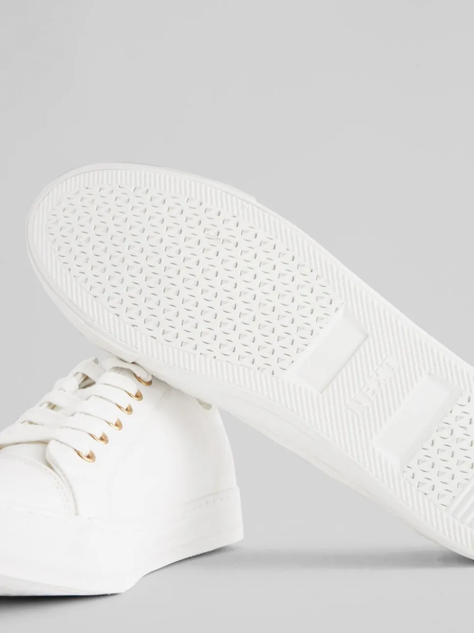 White Standard Fit Patent Baseball Trainers