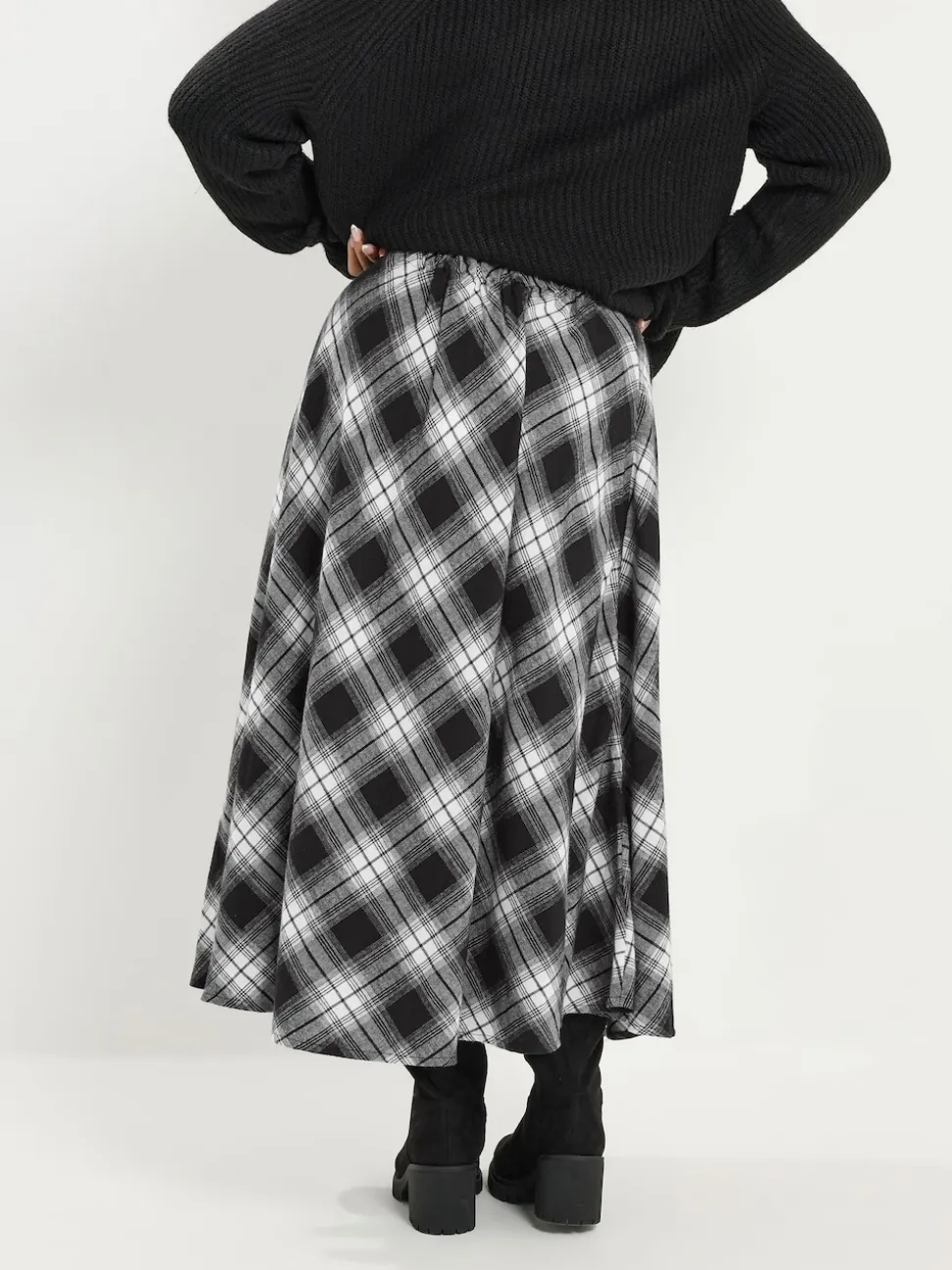 Yours Curve Black Check Maxi Skirt