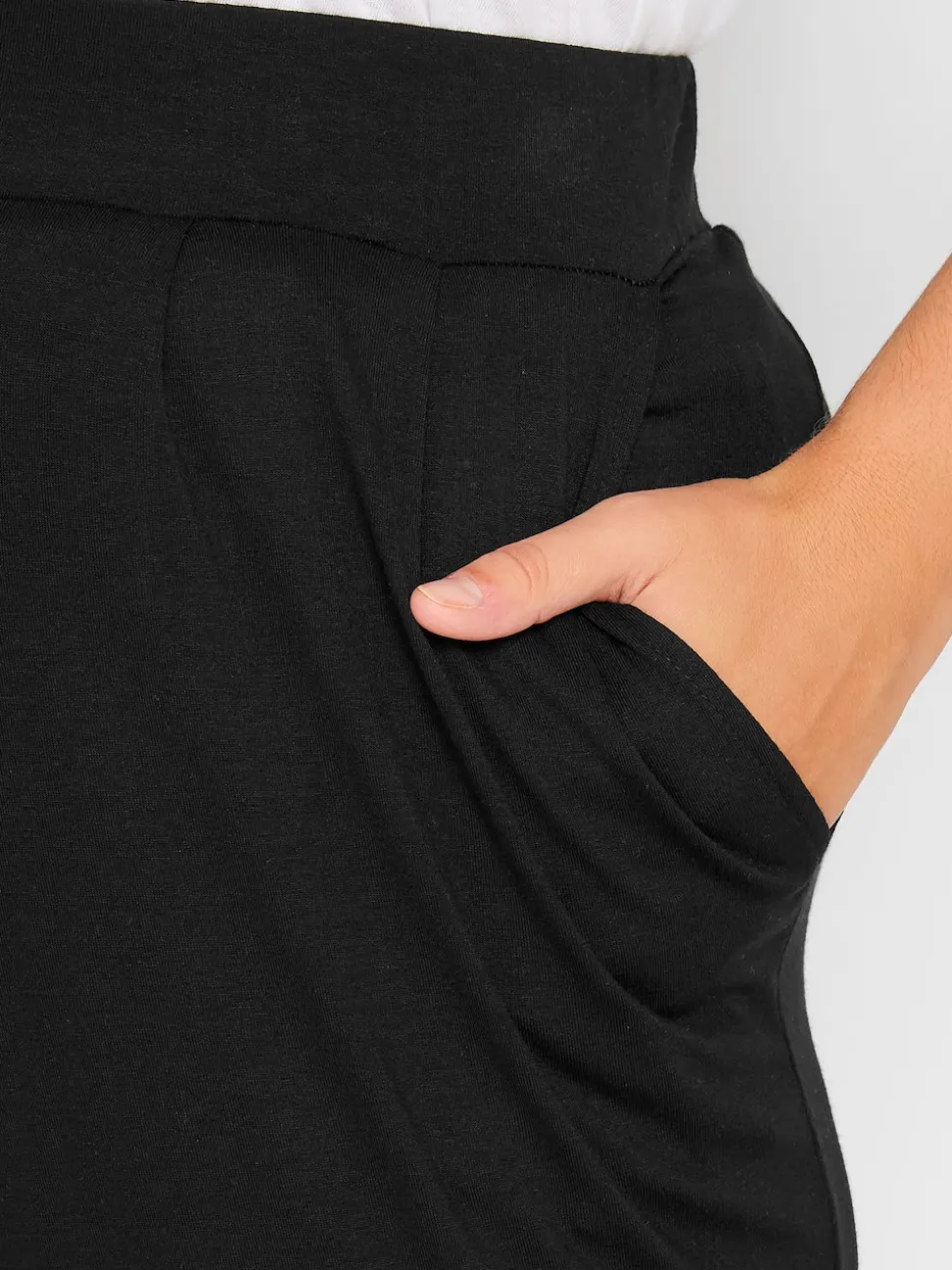 Yours Curve Black Double Pleat Stretch Jersey Joggers