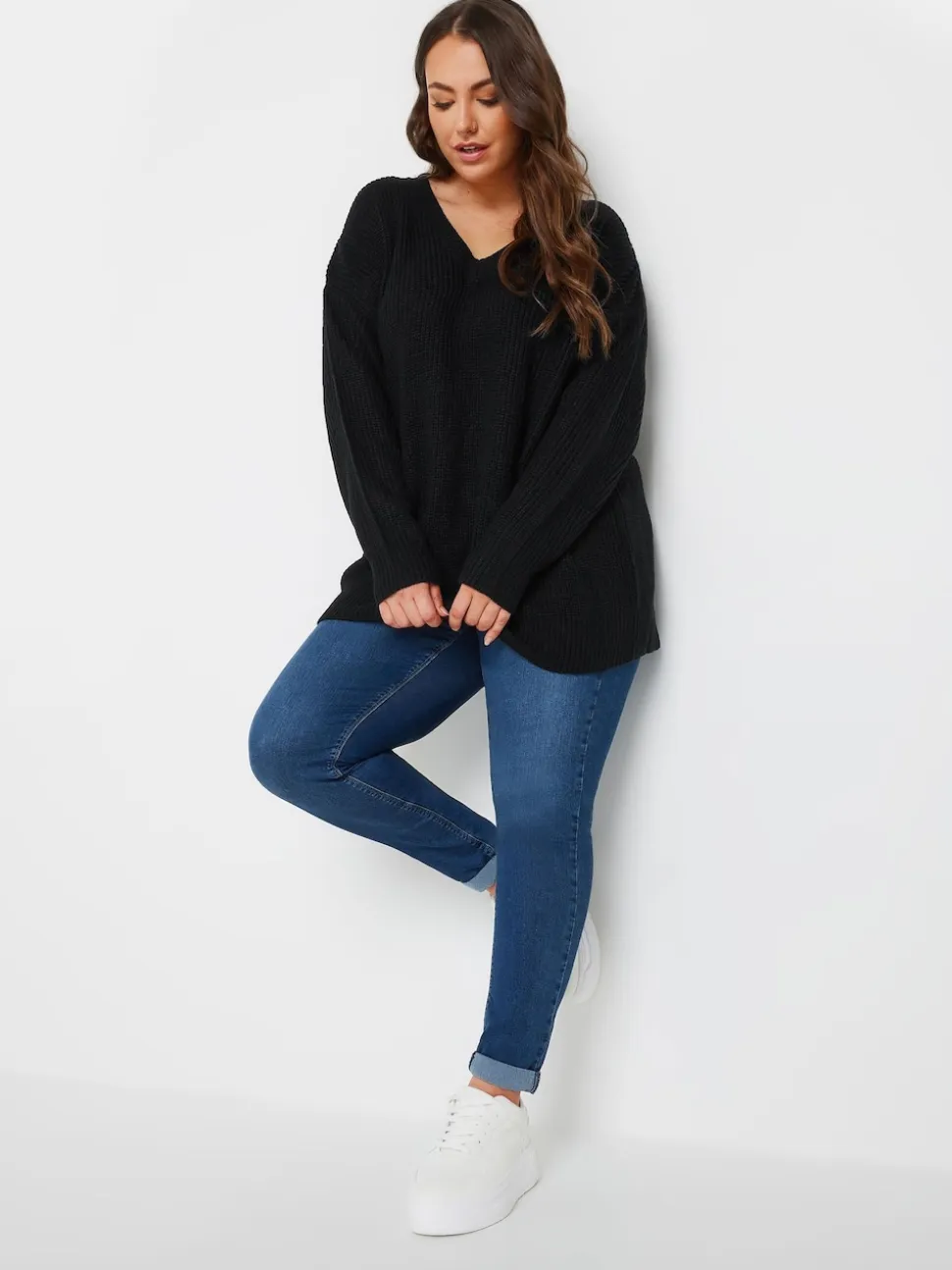 Yours Curve Black V-Neck Knitted Jumper