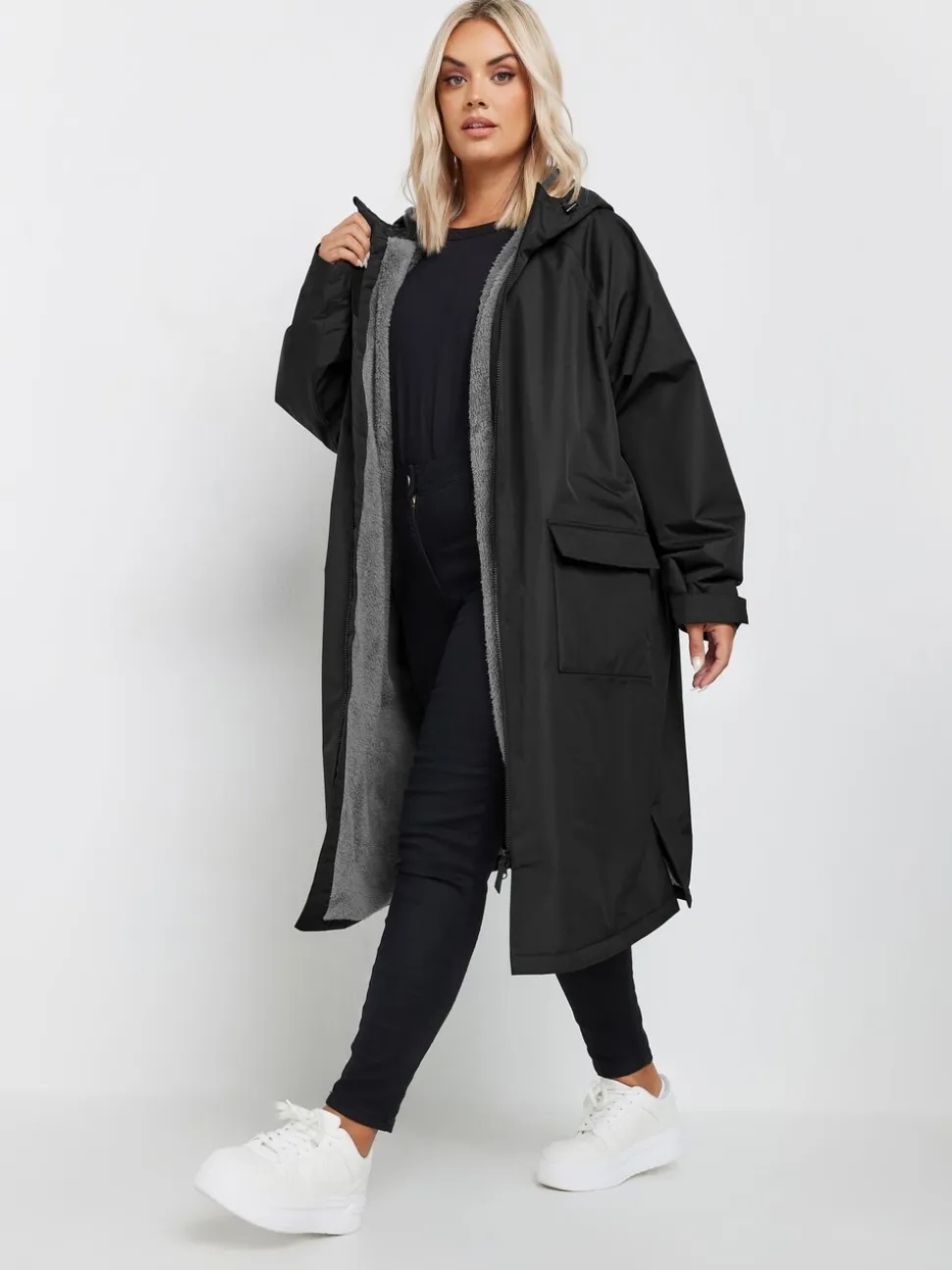 Yours Curve Black Waterproof Fleece Lined Robe