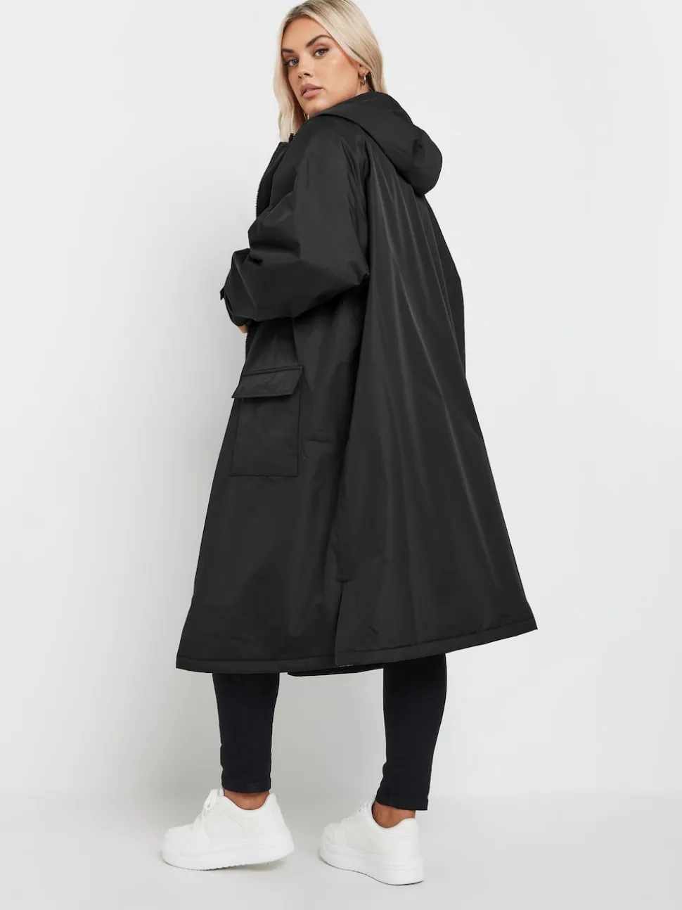 Yours Curve Black Waterproof Fleece Lined Robe